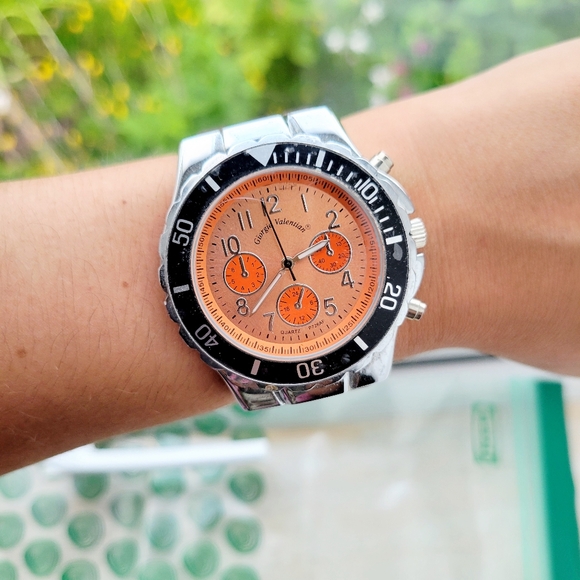 Classic Giorgie Valentian Watch - Picture 3 of 7